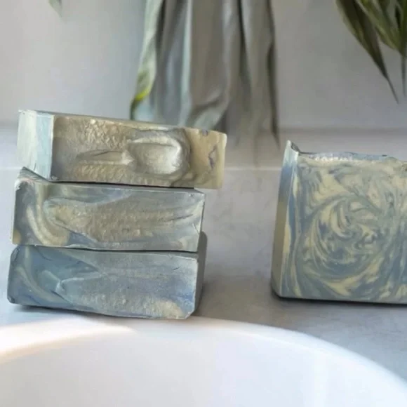 Artisan Soap with Goat Milk and Shea Butter - Blue and Cream - Picture 5 of 5
